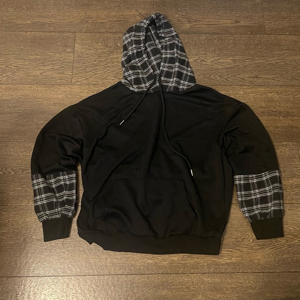 SHEIN Black and White Plaid Hoodie Sweater